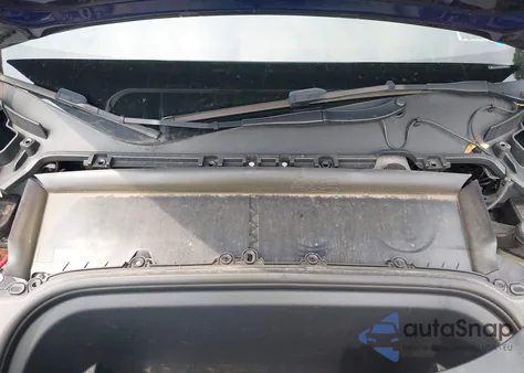 2023 Tesla Model Y Awd/Long Range Dual Motor All-Wheel Drive из США, поврежденный, VIN 7SAYGDEE2PF669850